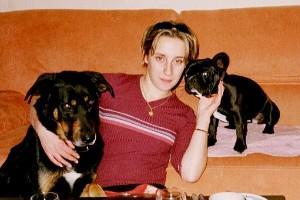 Pas très contente de devoir porter un bandana...